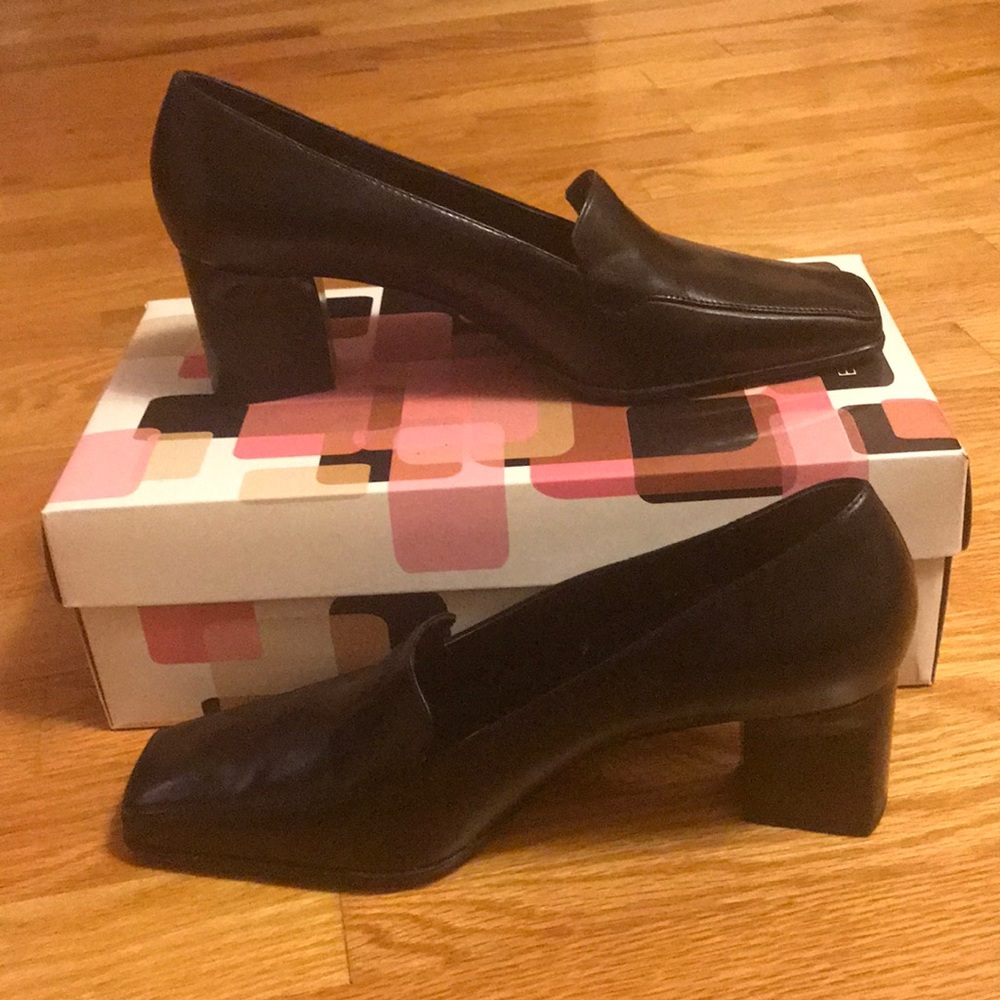 Shoes - Picture 5 of 5